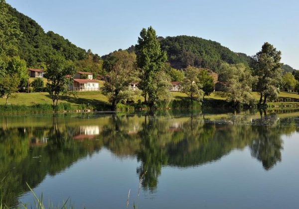 Camping Lac de Champos