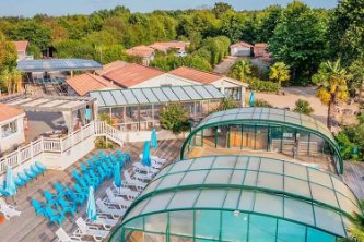 Piscine couverte Camping La Bretonnière