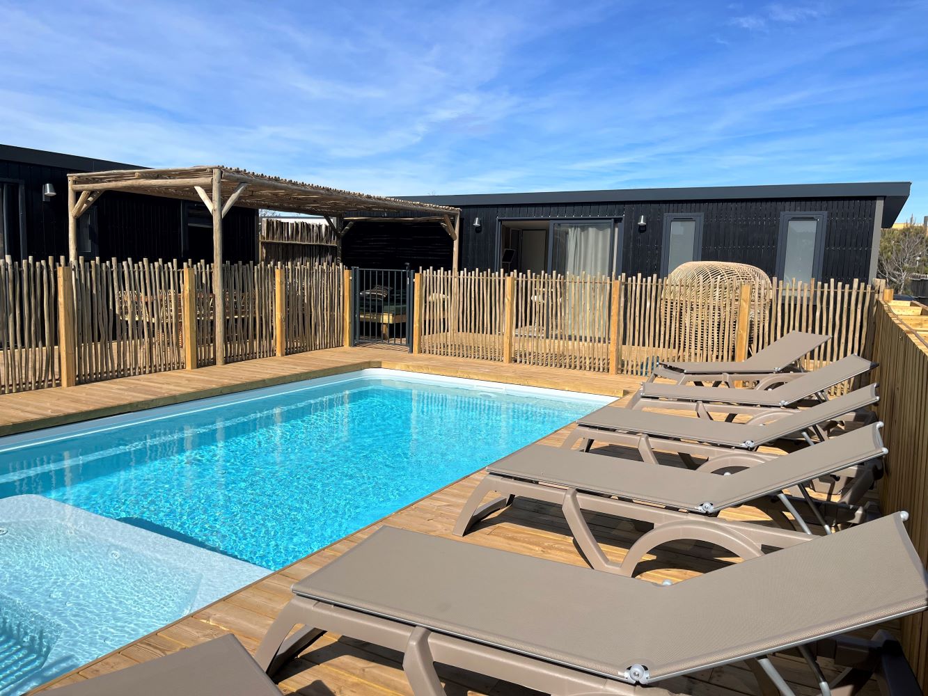 Espace aquatique chauffé du Camping La Hallerais