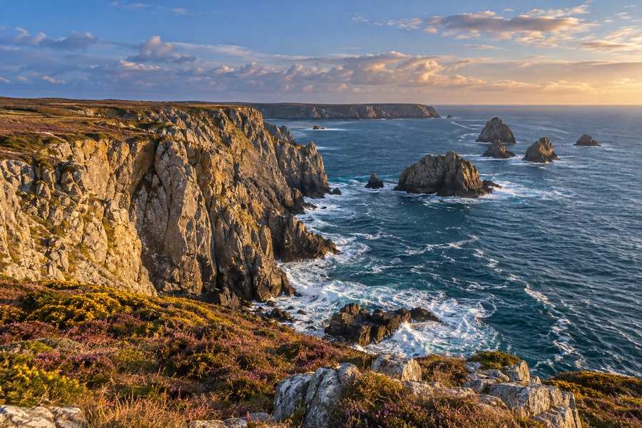 Que faire sur la presqu’île de Crozon : pointes, grottes, plages et GR34
